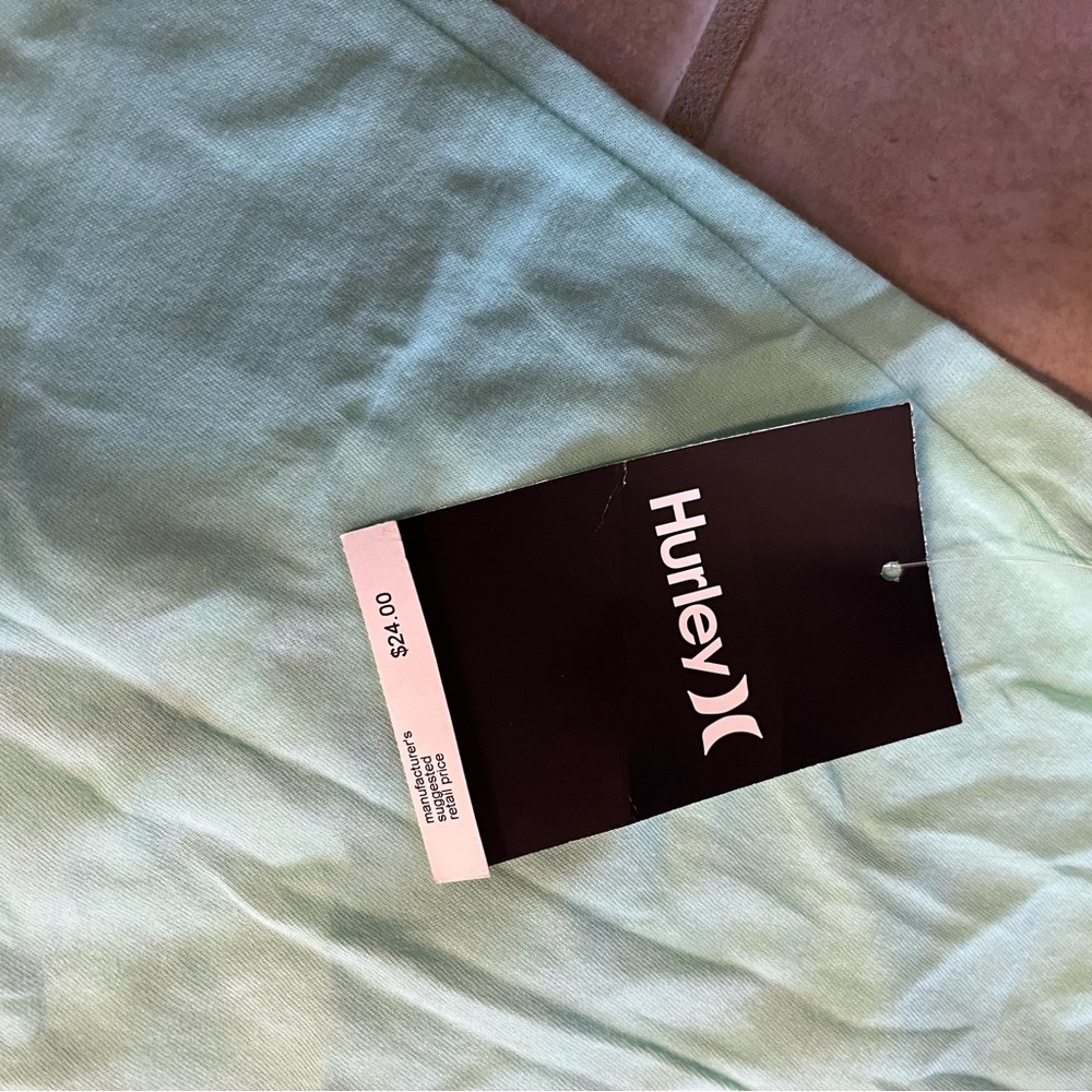 Hurley V-neck graphic tee - Picture 2 of 7